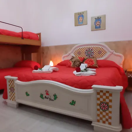 Mary - Casa Taormina