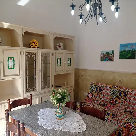Mary - Casa Taormina